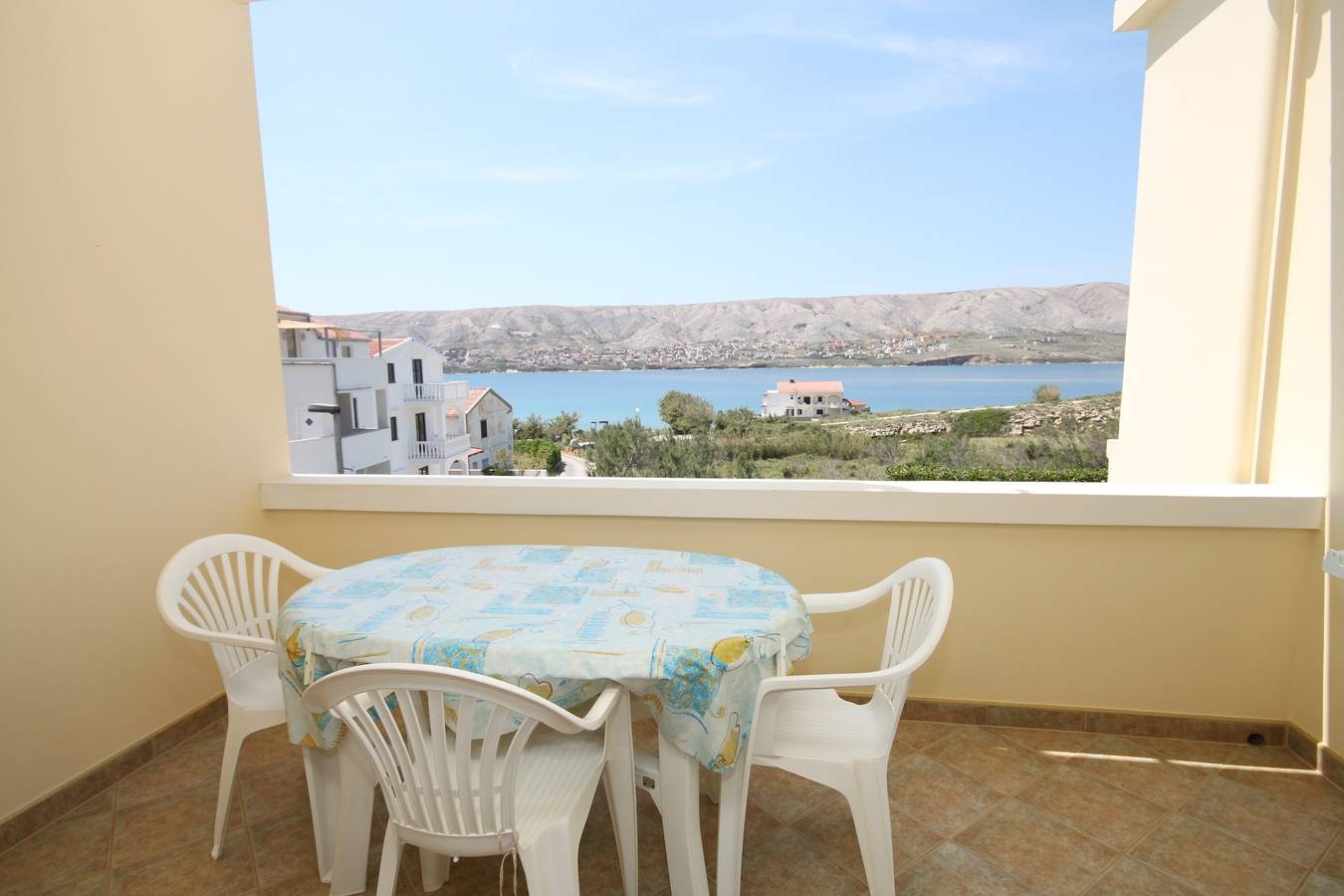 Ganze Wohnung, 1-Zimmer-Ferienwohnung mit Terrasse und Meerblick Pag A-6291-d in Pag Stadt, Pag