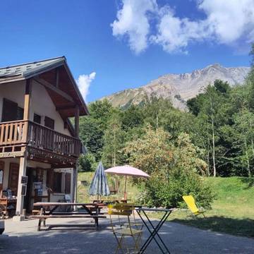 Gîte pour 18 personnes, avec jardin et balcon à Chantelouve