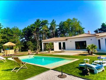 Chambre d’hôte pour 2 personnes, avec vue et piscine ainsi que jardin et balcon dans Parc naturel régional de la Sainte-Baume