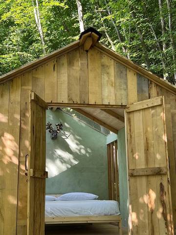 Cottage pour 2 personnes, avec jardin ainsi que vue et piscine à Garessio