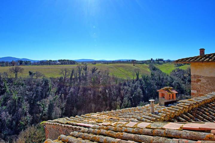 Palazzo Del Capitano in Colle di Val d'Elsa, Siena Province