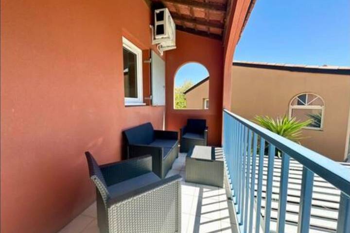 Apartamento entero, Bright accommodation with terrace and sea view in Théoule-sur-Mer, Massif de l'Esterel