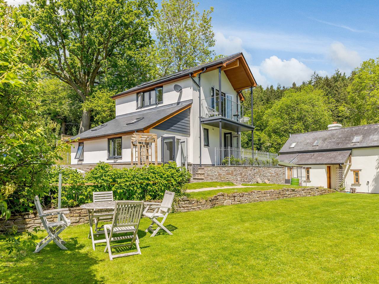 Log Cabin for 4 People in Powys, Mid-Wales