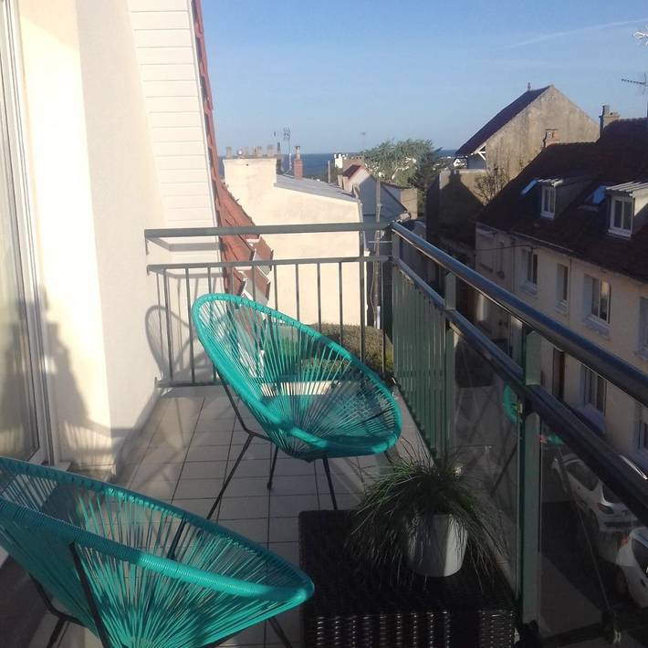 Gîte pour 4 personnes, avec Balcon ainsi que Terrasse et Vue dans Gare De Wimille Wimereux