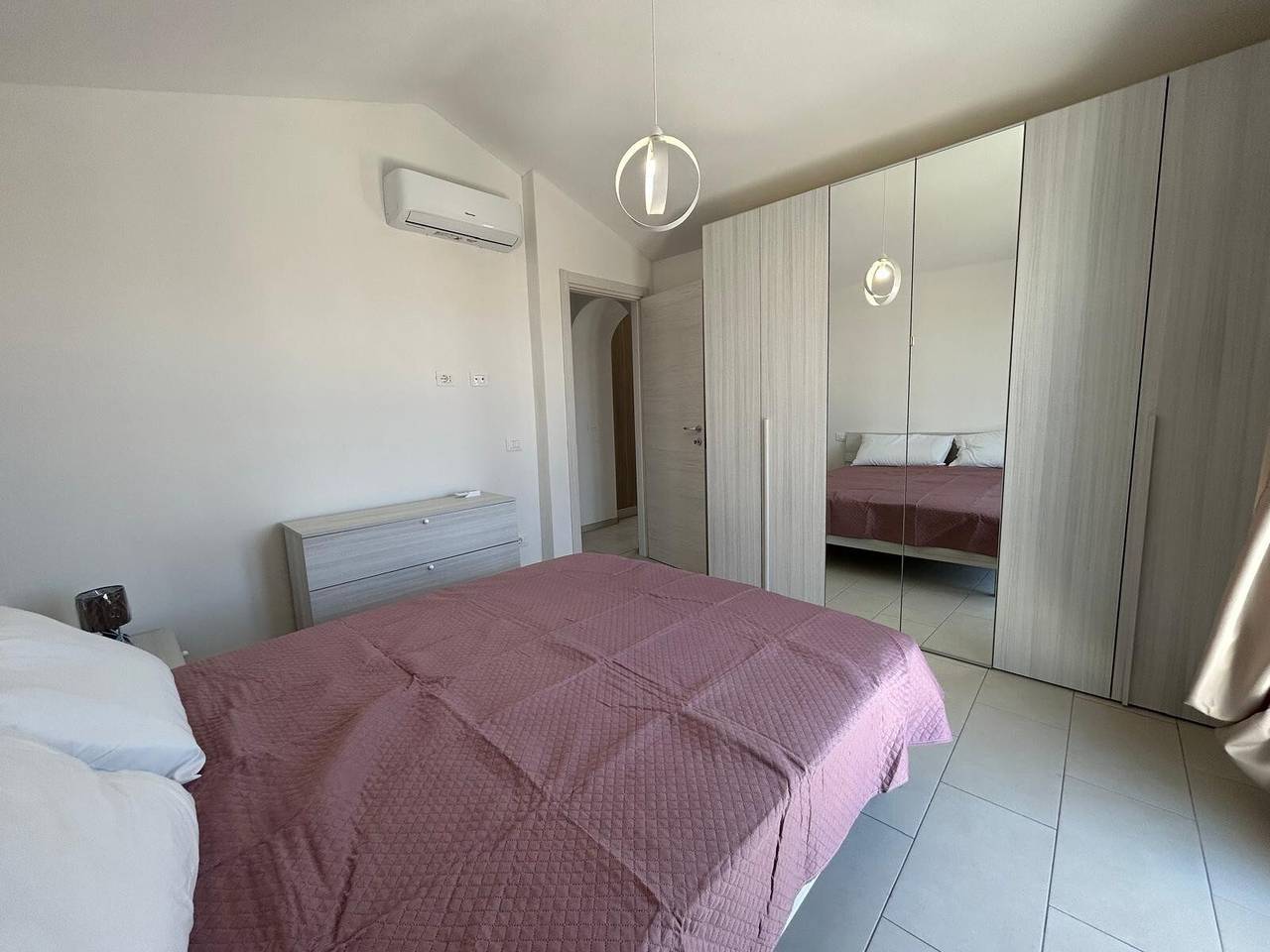 Ganze Wohnung, Ferienwohnung 'Trilocale' mit Meerblick, privater Terrasse und Klimaanlage in Pittulongu, Costa Smeralda