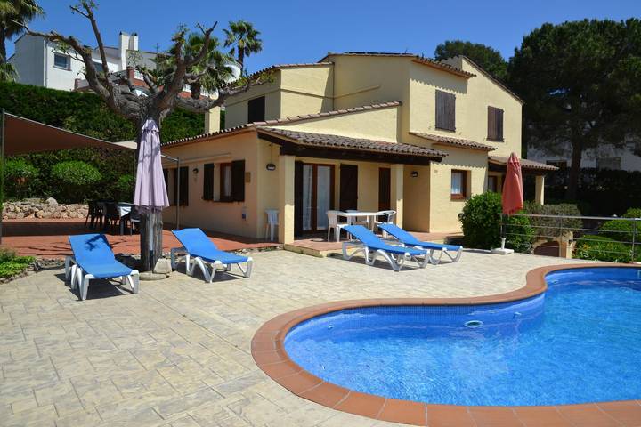 Villa pour 10 personnes, avec Terrasse ainsi que Jardin et Vue à L'Estartit