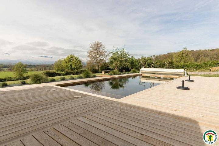 Location de vacances pour 2 personnes, avec Terrasse et Jardin ainsi que Piscine et Sauna dans Sepx - 3