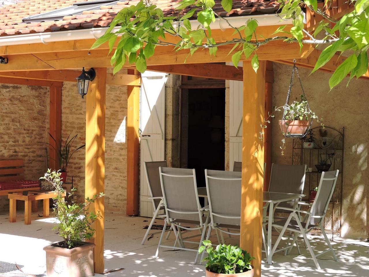 Charmantes Gîte bei Dijon mit Südterrasse in Val-Suzon, Dijon und Umgebung