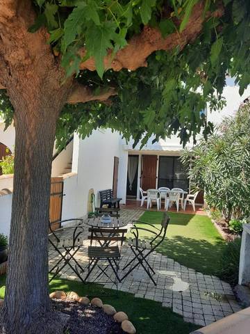 Gîte pour 4 personnes, avec terrasse et jardin dans Parc ornithologique du Pont de Gau