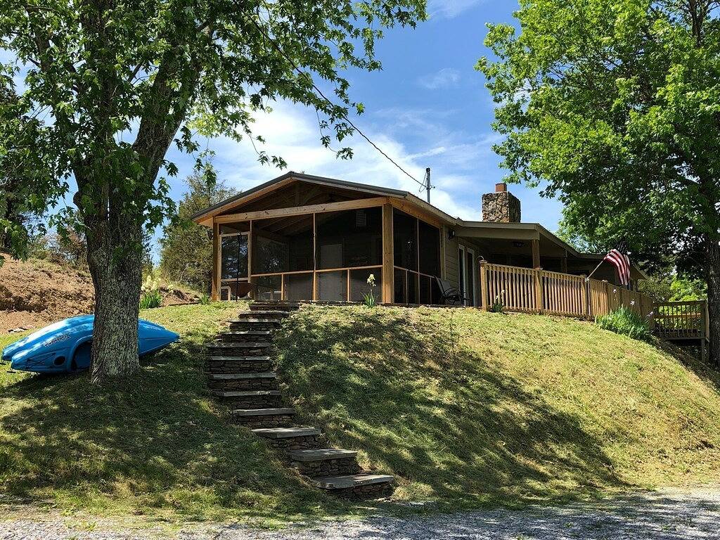 * Neue Liste * Douglas Lake Front Cabin Retreat mit Bootsrampe und eigenem Dock in Douglas Lake