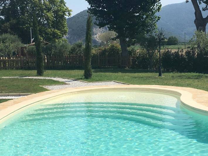 Location de vacances pour 2 personnes, avec Terrasse ainsi que Jardin et Piscine à San Giuliano Terme - 3