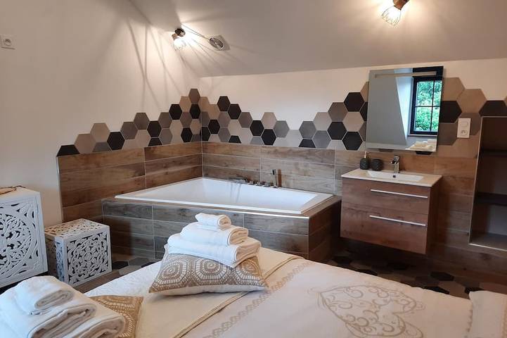 Location de vacances pour 10 personnes, avec jardin et piscine à Le Gast - 2