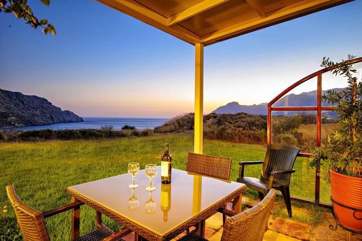 Ferienwohnung für 4 Personen, mit Garten und Terrasse sowie Ausblick, mit Haustier in Plakias