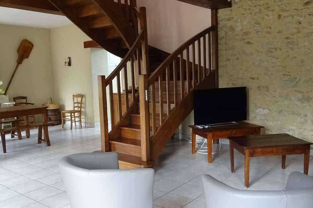 Gîte familial avec jardin et vélos, proche Le Mans in Saint-Gervais-en-Belin, Sarthe