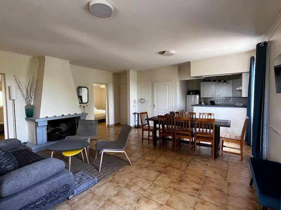 Gîte 8 personnes dans un écrin de verdure avec vue in Agnac, Région de Marmande