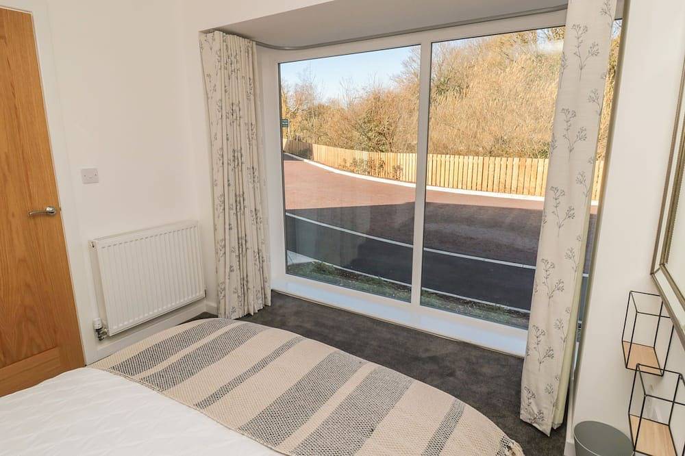 High Tide House, pet friendly, with a garden in Craster in Craster, Northumberland