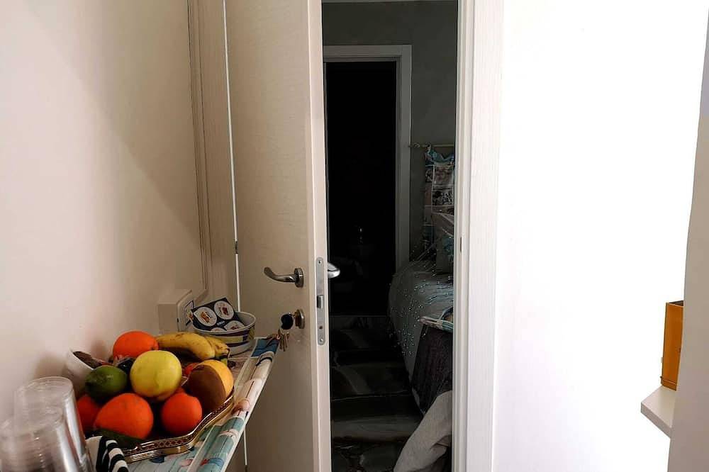 B&B in Central taranto with private bathroom and cromoterapy in Taranto, Golf von Tarent