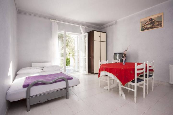 Ganze Wohnung, Apartments Zdenka - one bedroom apartment A2 in Plaža hotela Spongiola, Brodarica