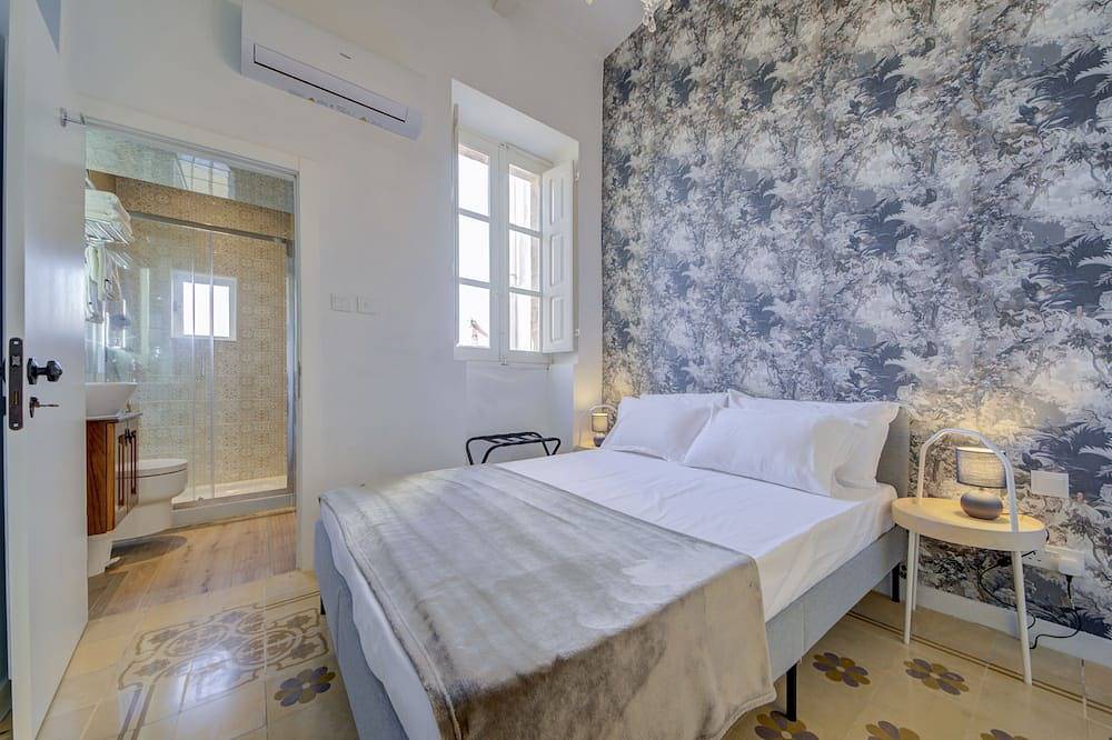 Traditional Corner Townhouse for rent. Ideal for Groups or Families! in Cospicua, Insel Malta