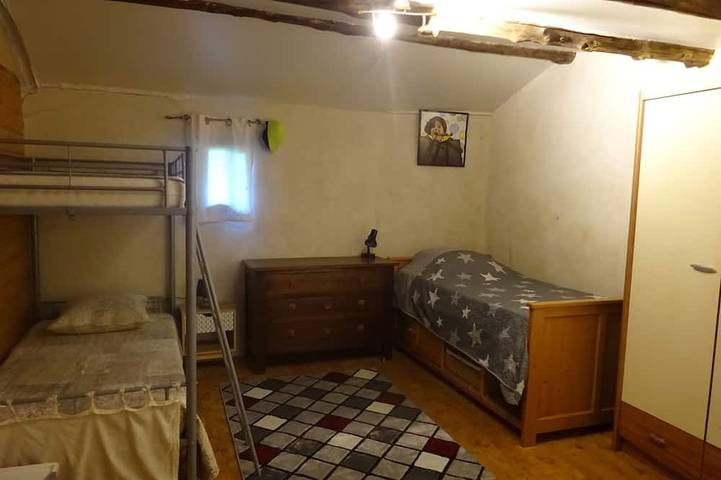 Gîte pour 5 personnes, avec jardin à Thoiras - 4