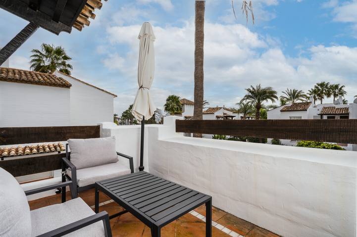Location de vacances pour 3 personnes, avec terrasse et piscine à Estepona