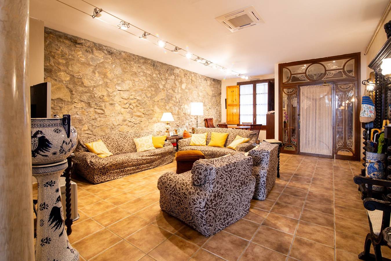 Ferienhaus 'Cal Padrí 1871' mit Privatterrasse, Wlan und Klimaanlage in Premià de Mar, Costa del Maresme