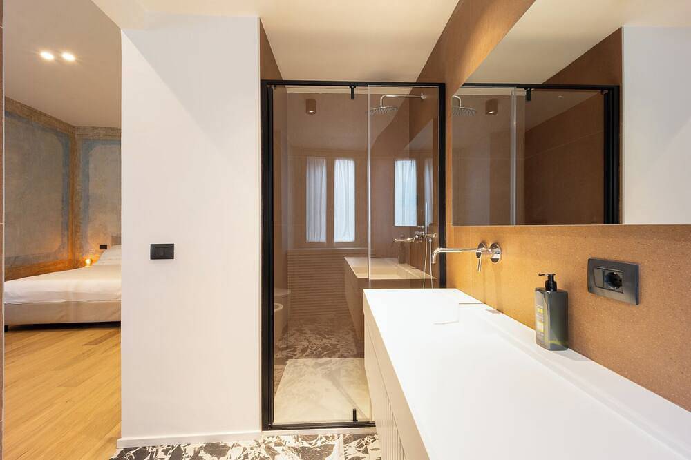 Entire apartment, Vesta Room - Residenza San Valerio in the historic center of Tivoli in Tivoli, Rome Province