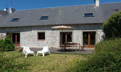 Gîte pour 6 personnes, avec jardin à Lingreville