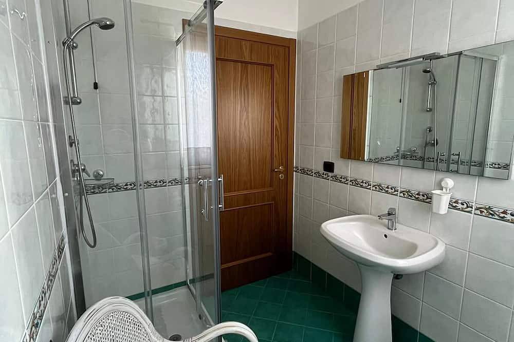 Entire apartment, Apartment in the center outside ztl A 8 min. from Marmore Falls in Terni, Terni Province