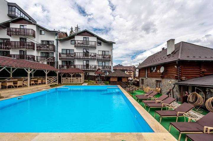 Hôtel pour 3 personnes, avec Terrasse et Piscine ainsi que Sauna et Vue