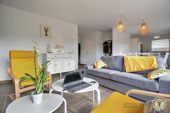 Gîte pour 6 personnes, avec jardin et terrasse à Trélévern - 3