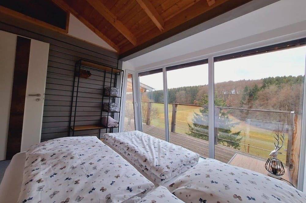 Alb Chalet mit Naturschwimmteich und Sonnendeck in Heroldstatt, Alb-Donau-Kreis