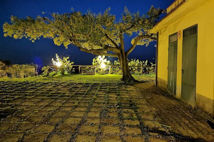Ferienhaus für 6 Personen, mit Balkon und Terrasse sowie Garten in Badolato