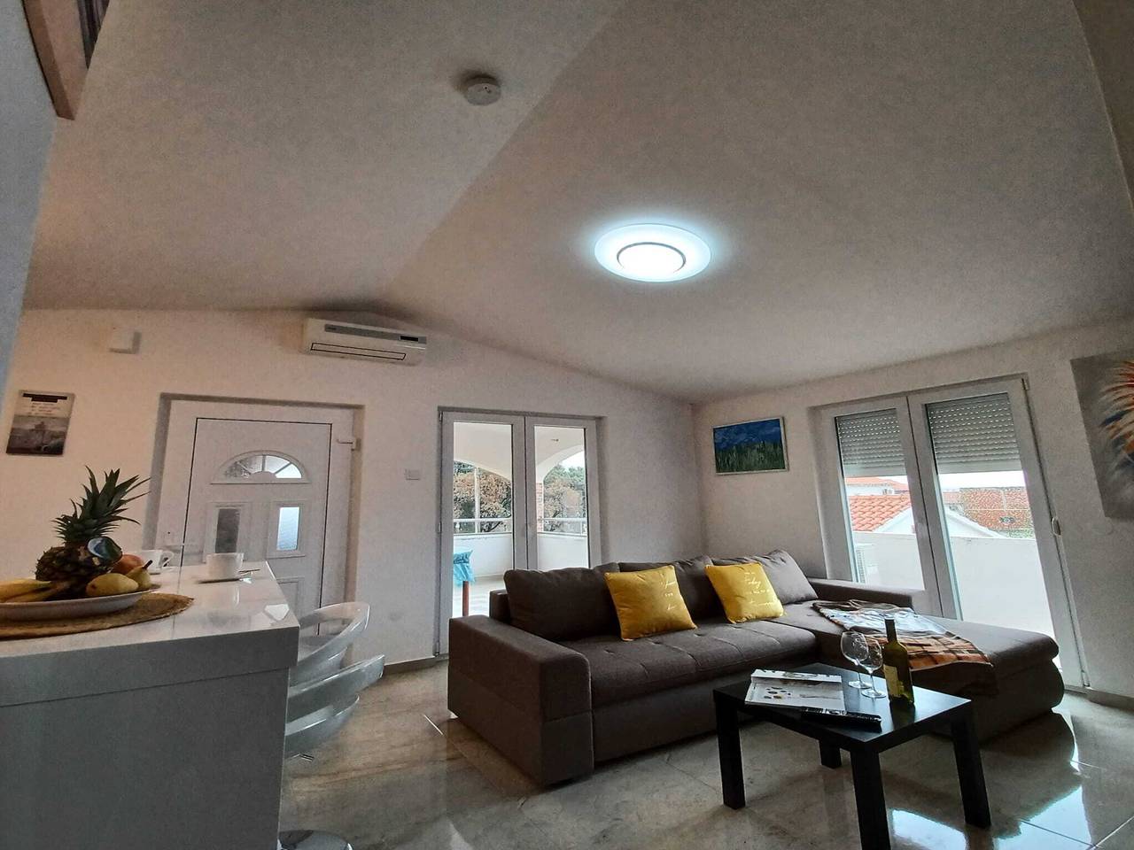 Ganze Wohnung, Beachfront Apartment with Balcony and Sea View in Mulo, Vrsi