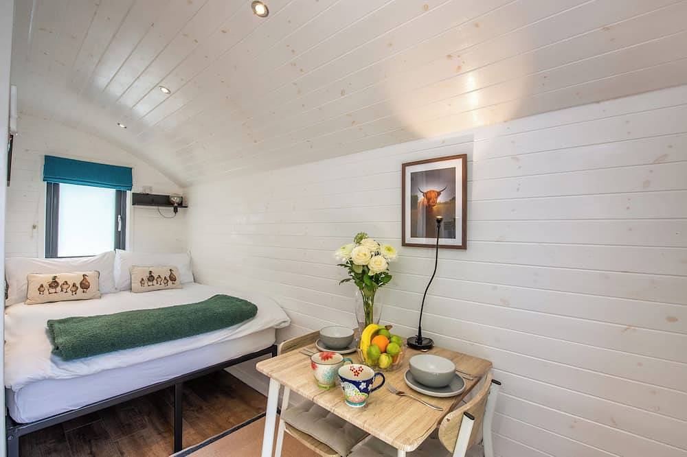 Hideaway pod near Loch Ness for a tranquil retreat, with private garden in Highlands