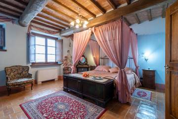 Villa for 14 Guests in Marciano della Chiana, Arezzo Province, Picture 2