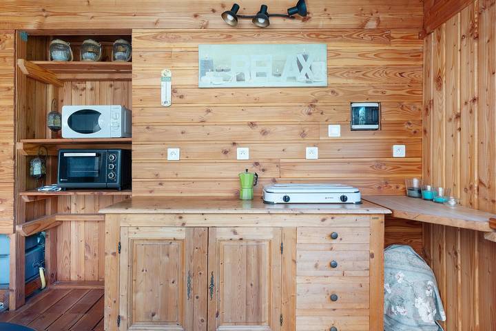 Maison d'hôtes Les Baladins : vue montagne, terrasse privée, Wi-Fi, ouverte toute l'année in Romeyer, Parc naturel régional du Vercors