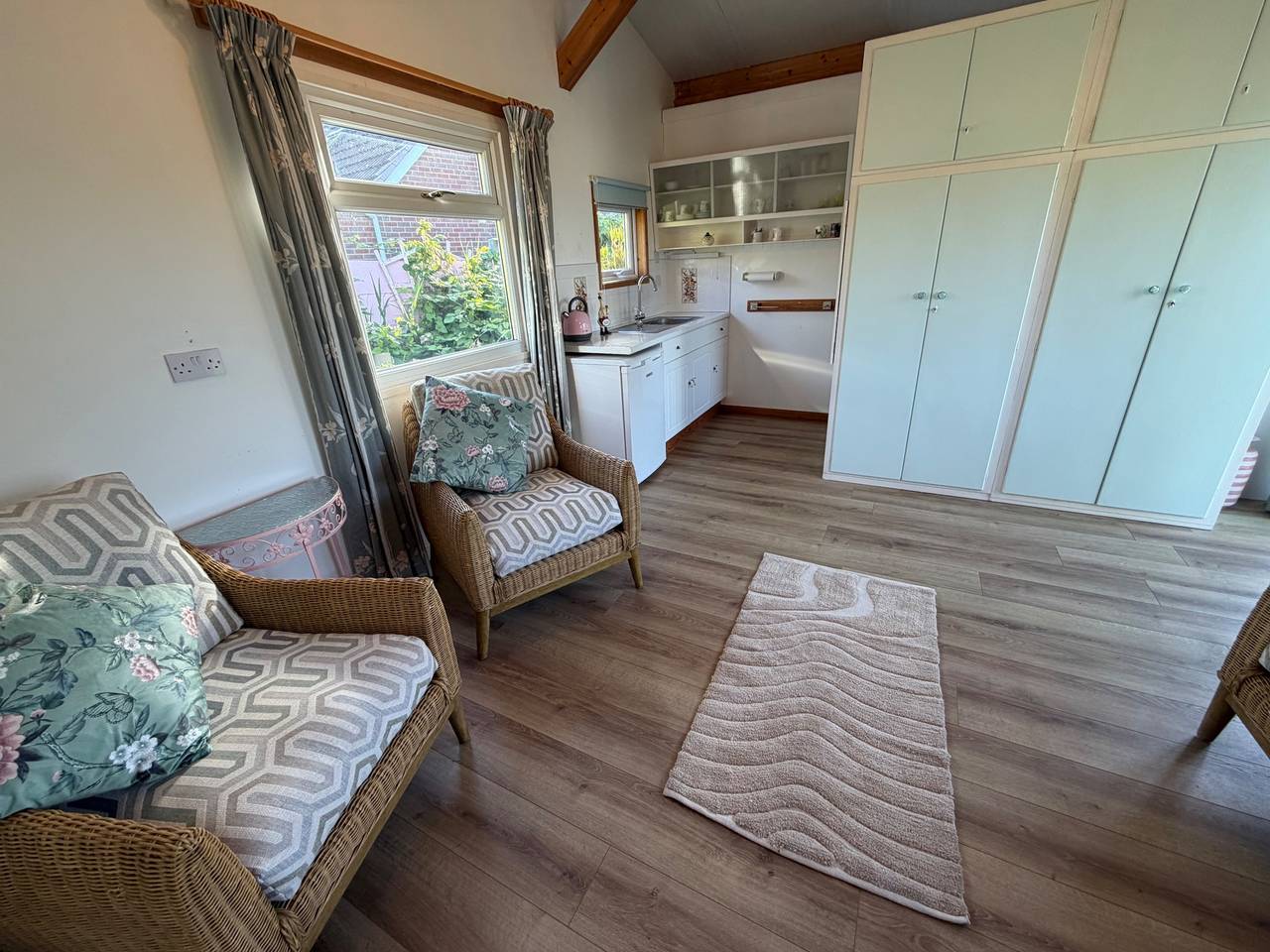 Annex - Sleeps 2 - Parking in Merseyside