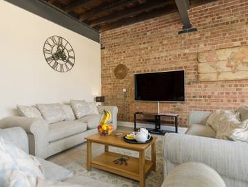 Log Cabin for 10 People in Lincolnshire, Midlands, Photo 2