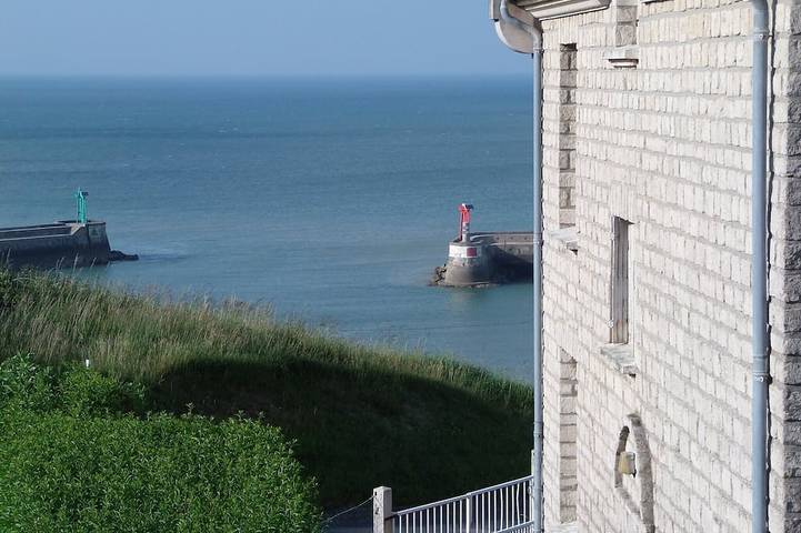 Location de vacances pour 4 personnes, avec Terrasse et Jardin à Port-en-Bessin-Huppain
