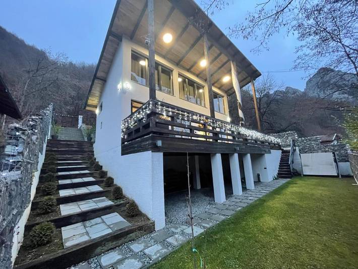 Maison pour 8 personnes, avec terrasse et jacuzzi, animaux acceptés à Alba (Romania)