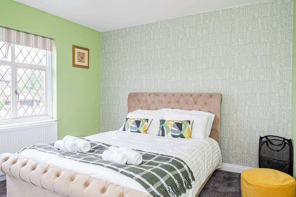 Stunning Place near Windsor & Heathrow, 3Br House in Burnham, Buckinghamshire