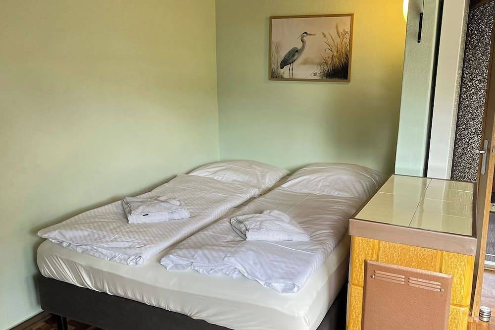 Appartement entier, Vacation home \"Graureiher\" - also ideal for cyclists and paddlers in the Recknitz Valley in Marlow, Vorpommern-Rügen