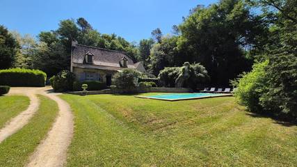 Gîte pour 5 personnes, avec piscine ainsi que terrasse et jardin à Prats-de-Carlux