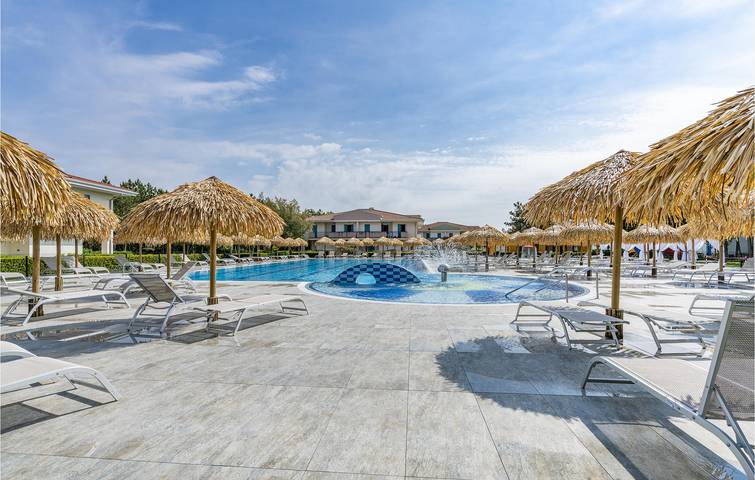 Ferieleilighet for 5 personer, med terrasse og badebasseng, barnevennlig i Bibione