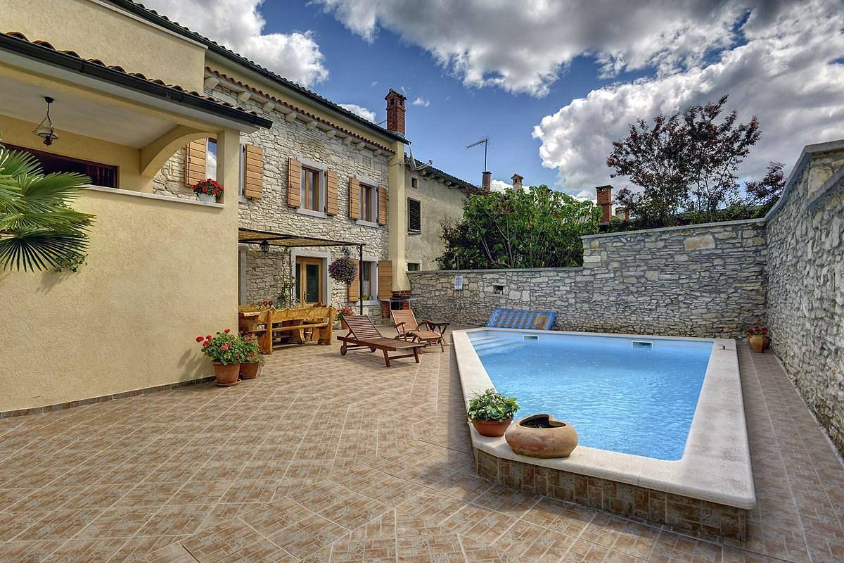Ferienhaus mit Privatpool für 8 Personen ca. 180 qm in Juršići, Istrien (Binnenland von Istrien) in Jursici, Zentralistrien