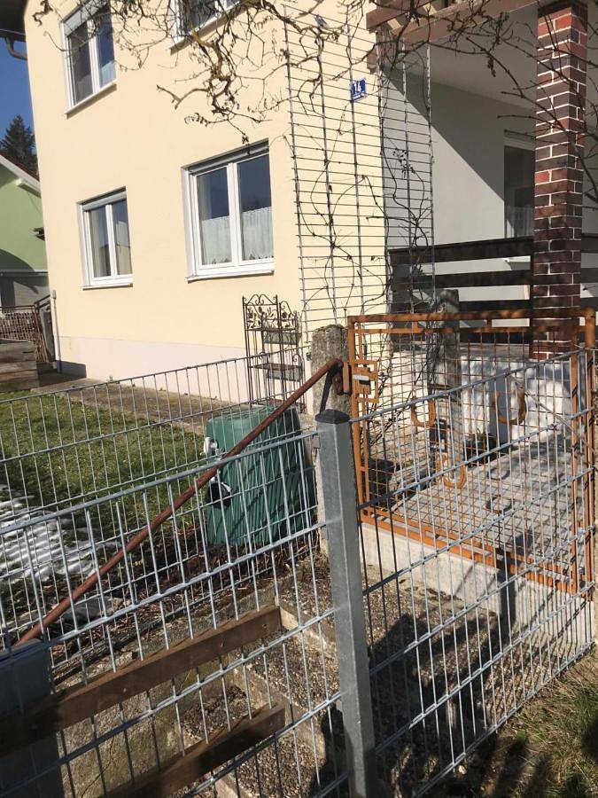 Ganze Wohnung, Three-Bedroom Apartment in Wiesent, Ostbayern