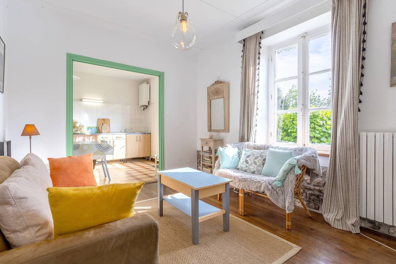Petite Maison Plage 5min En Voiture avec Terrasse Privée et Jardin Privé in Plobannalec-Lesconil, Côte de Cornouaille