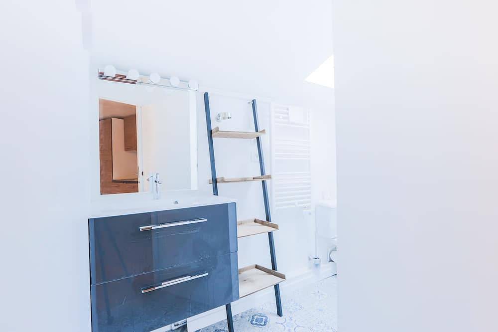Apartamento entero, Amplio nido acogedor en el Centre Royat in Royat, Parque Natural Regional Volcans d'Auvergne