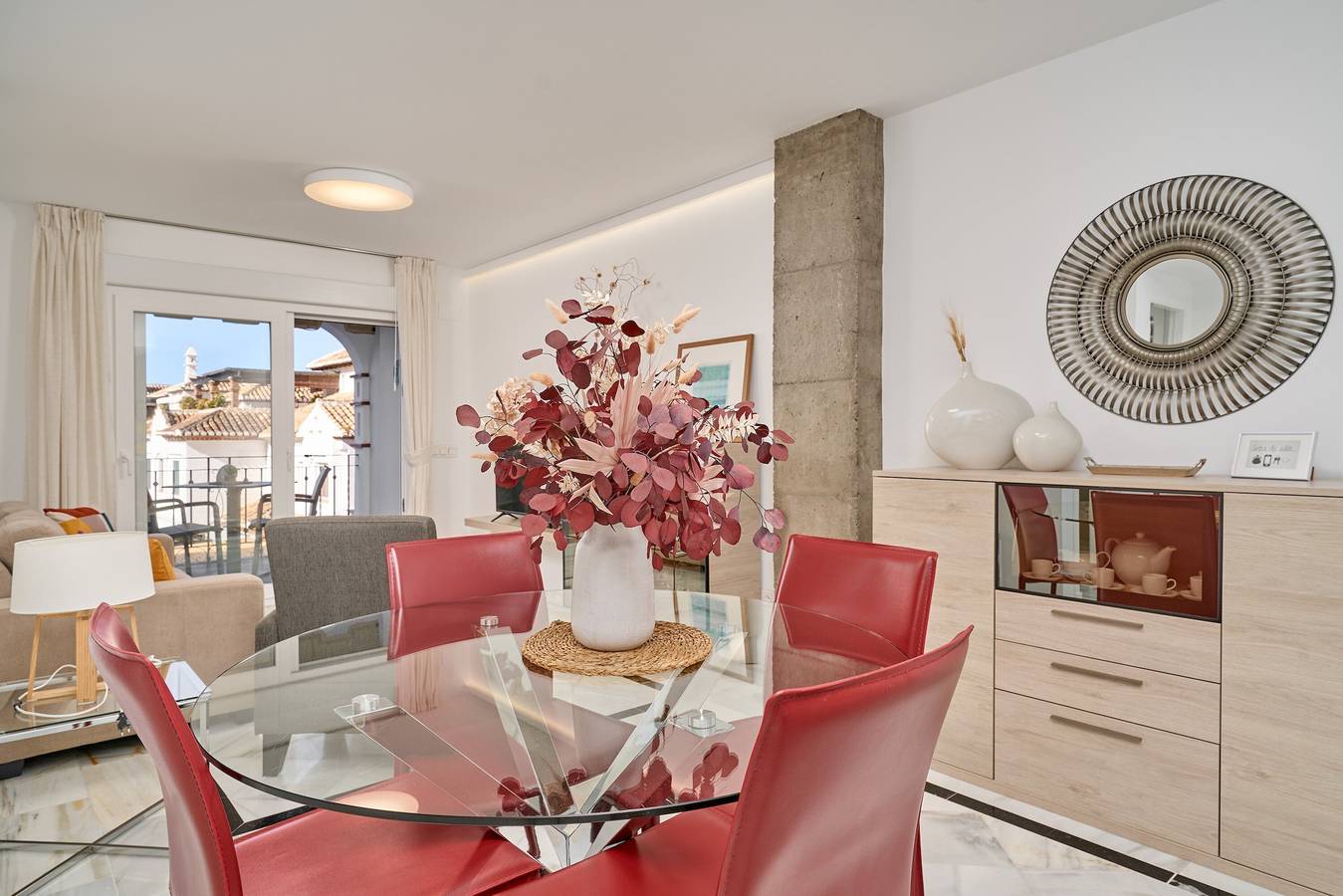 Apartamento entero, "Casa de la playa Alto Realengo" cerca de la playa con terraza privada, A/C y Wi-Fi in La Herradura, Almuñecar